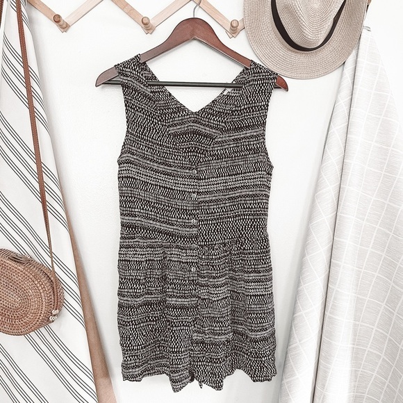 Urban Outfitters Carlin Romper - Picture 1 of 4